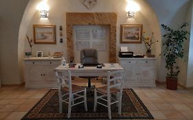 Domo Antiga Guest Rooms